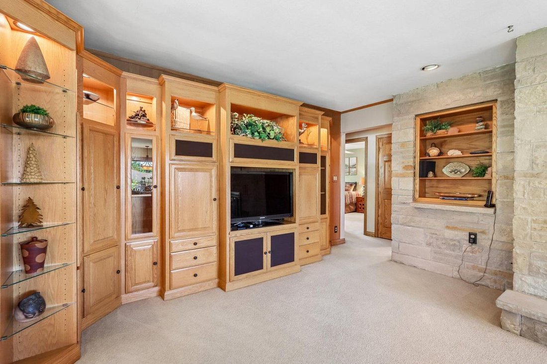 House in Brookfield, Wisconsin, United States 4 - 18241690