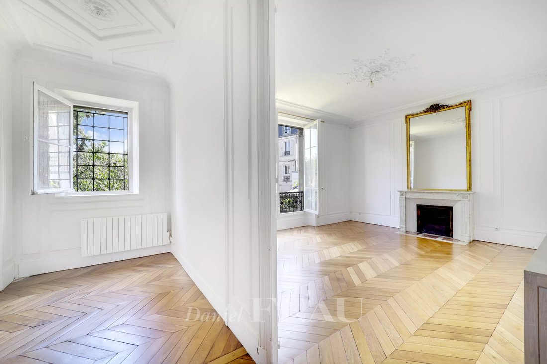 Apartment in Montreuil, Versailles, France 2 - 18236072