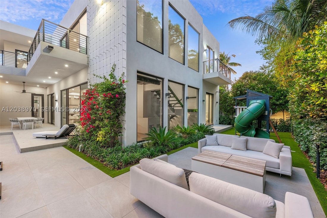 House in Miami, Florida, United States 5 - 18217107