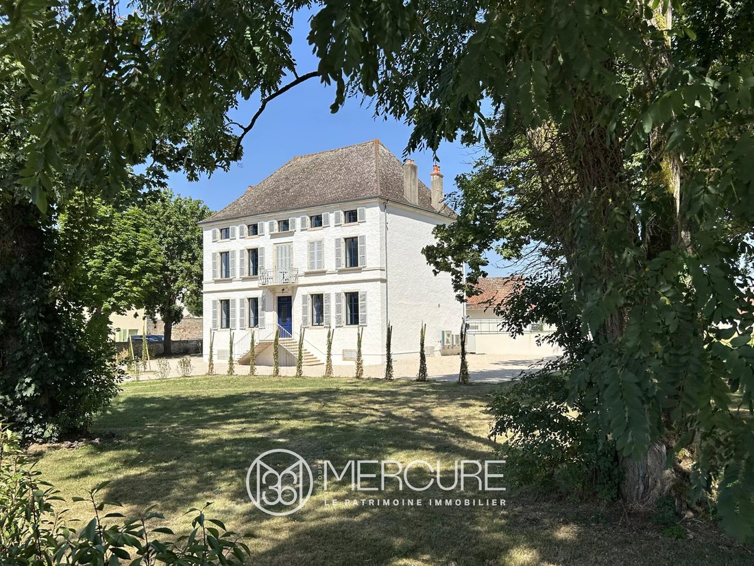 Estate in Sassenay, Bourgogne – Franche-Comté, France 1 - 16408452