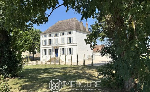 Estate in Sassenay, Bourgogne – Franche-Comté, France 1