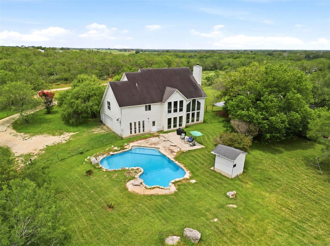 House in Seguin, Texas, United States 5 - 18244129