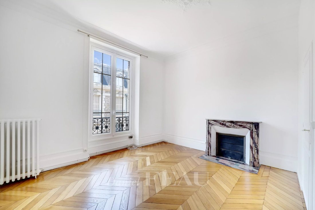Apartment in Montreuil, Versailles, France 5 - 18236072