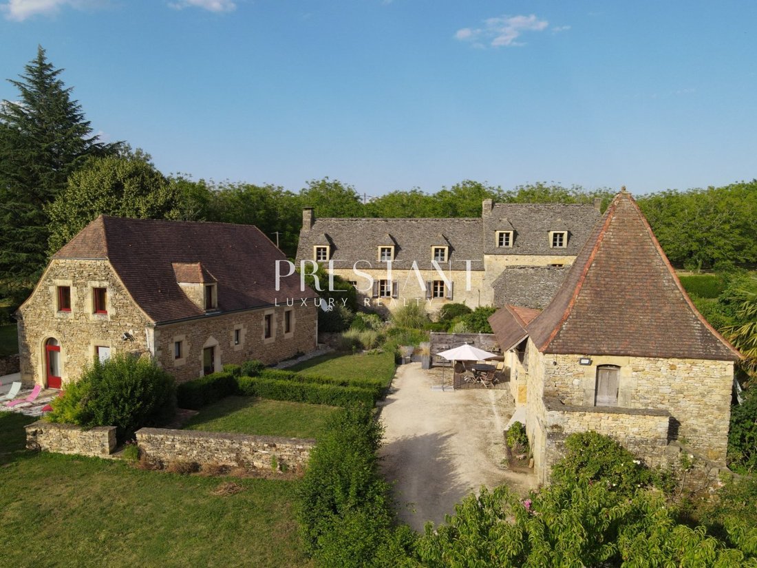 Domaine à Sarlat-la-Canéda, Nouvelle-Aquitaine, France 1 - 18070475