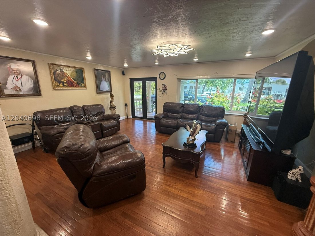 House in Hialeah, Florida, United States 2 - 18241482