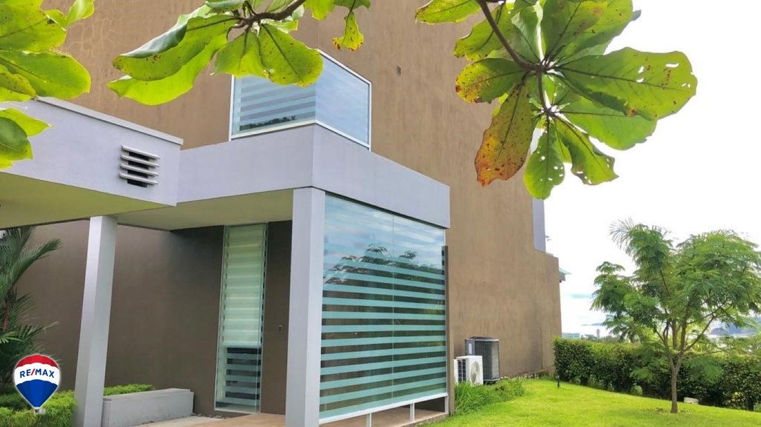 Apartment in Playa Herradura, Puntarenas Province, Costa Rica 1 - 18242568