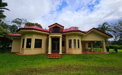 House in Veracruz, Alajuela Province, Costa Rica 1