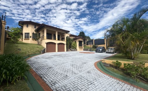 House in Santa Bárbara de Heredia, Heredia Province, Costa Rica 1