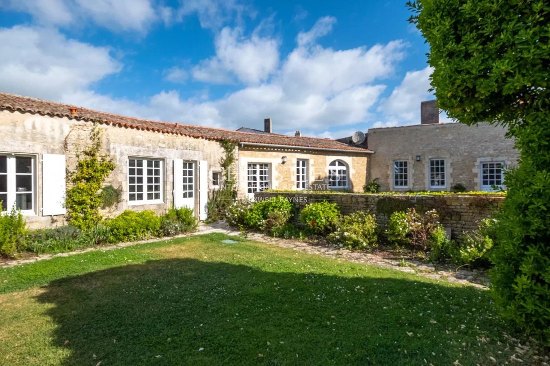 House in Ars-en-Ré, Nouvelle-Aquitaine, France 2 - 18239347