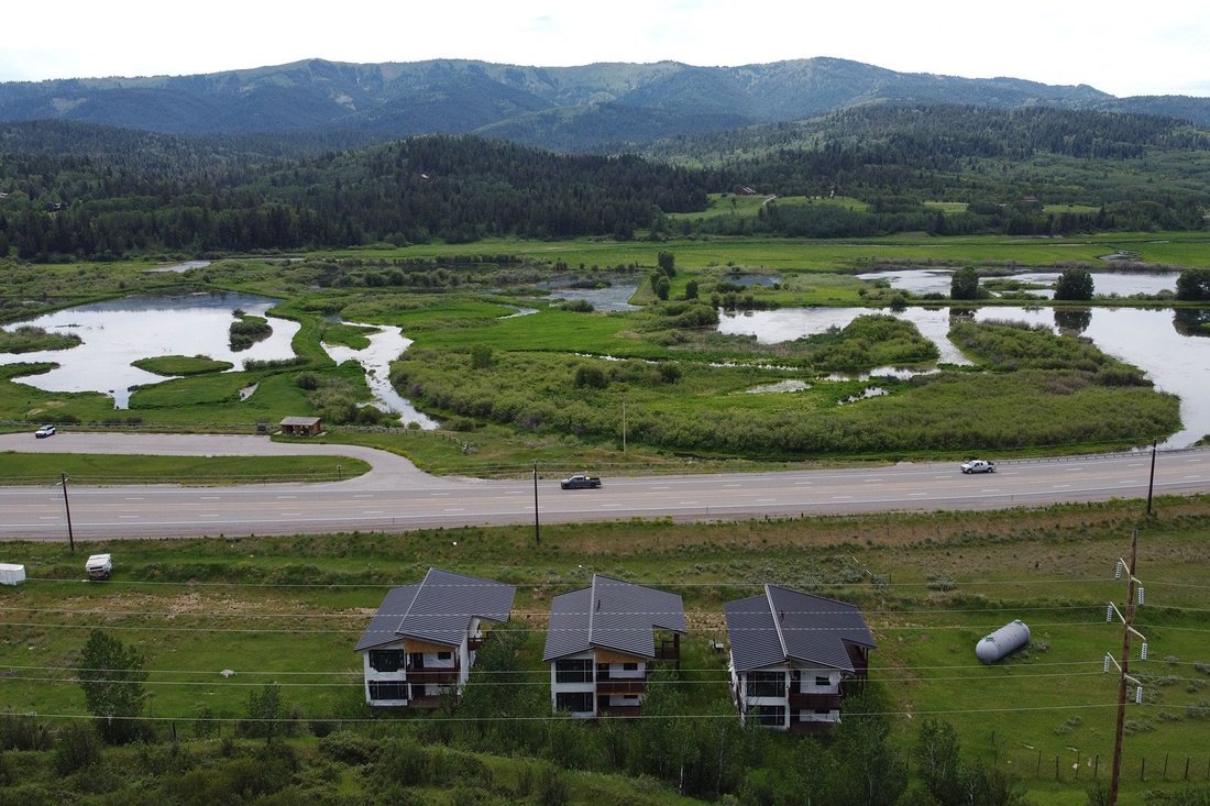 Apartment in Alpine, Wyoming, United States 1 - 18239630
