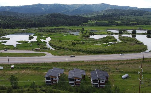 Apartment in Alpine, Wyoming, United States 1