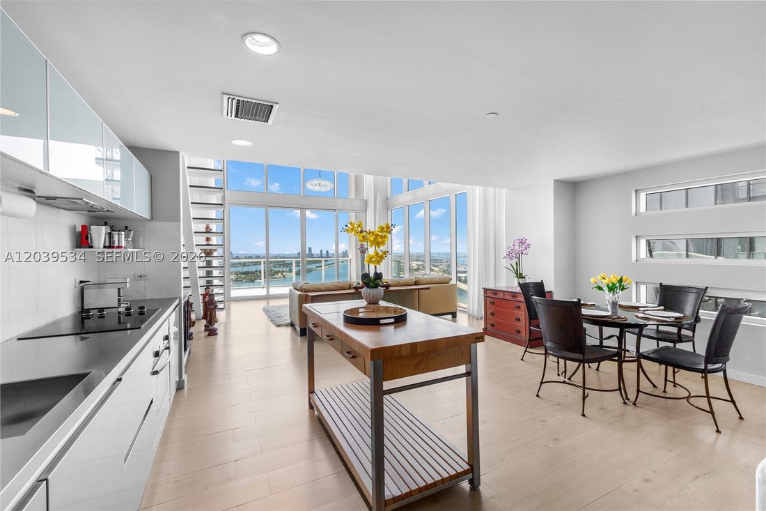 Condo in Miami, Florida, United States 4 - 18241447