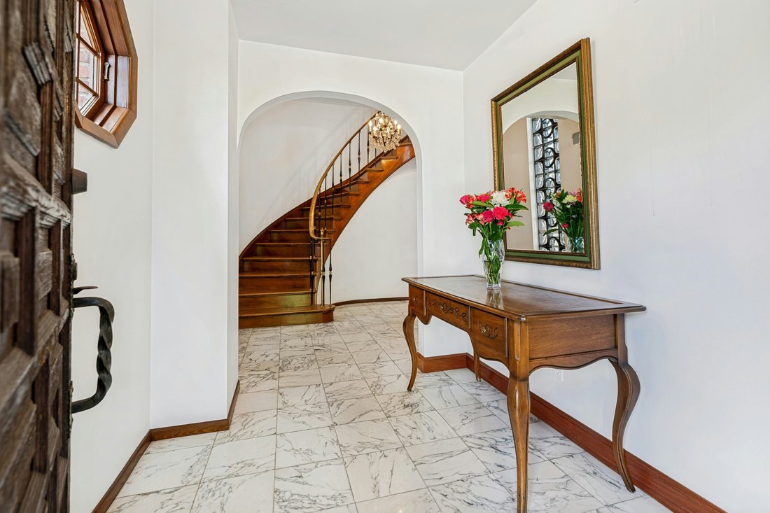 House in Bayonne, New Jersey, United States 4 - 18239620