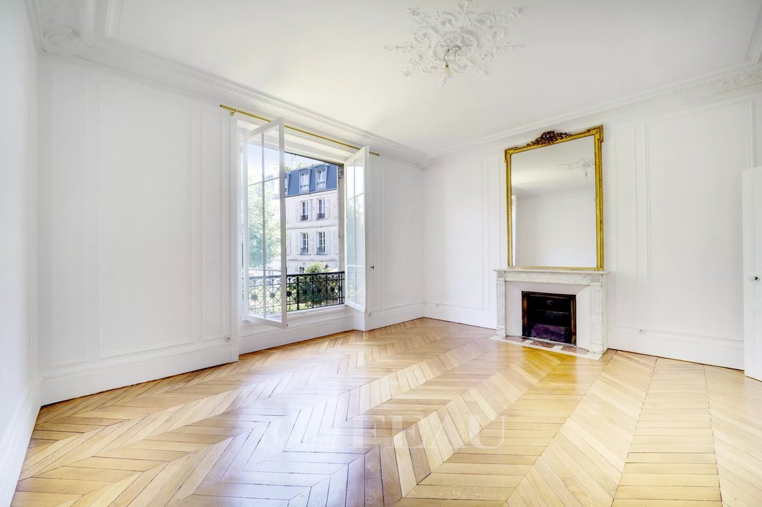 Apartment in Montreuil, Versailles, France 1 - 18236072