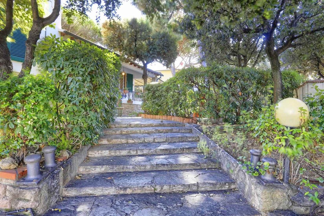Villa in San Vincenzo, Tuscany, Italy 3 - 18242336