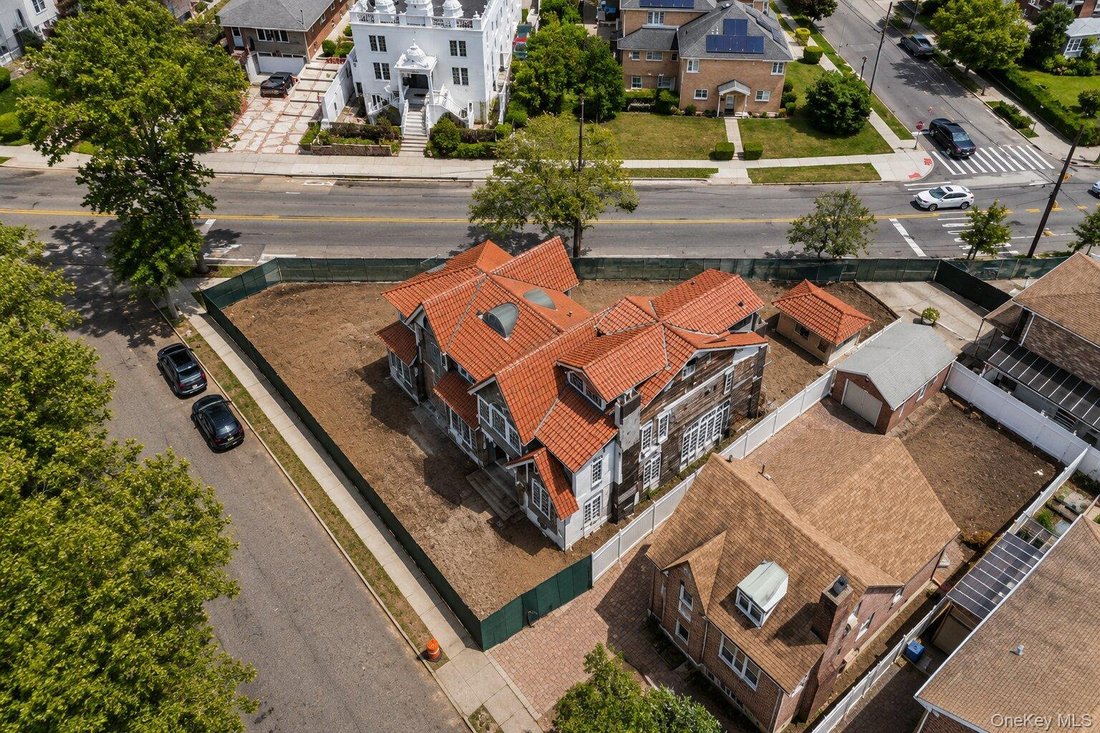 House in Jamaica Hills, New York, United States 1 - 18237870