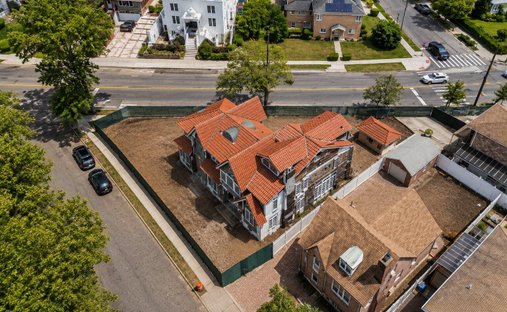 House in Jamaica Hills, New York, United States 1