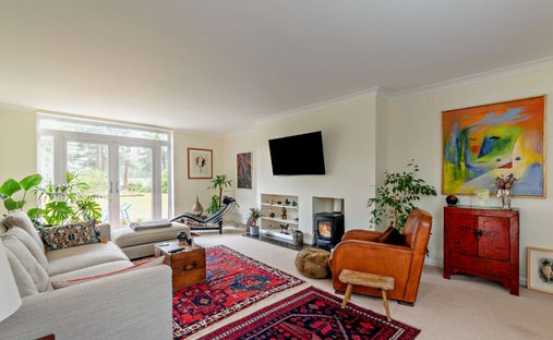 Bungalow in Guildford, England 1