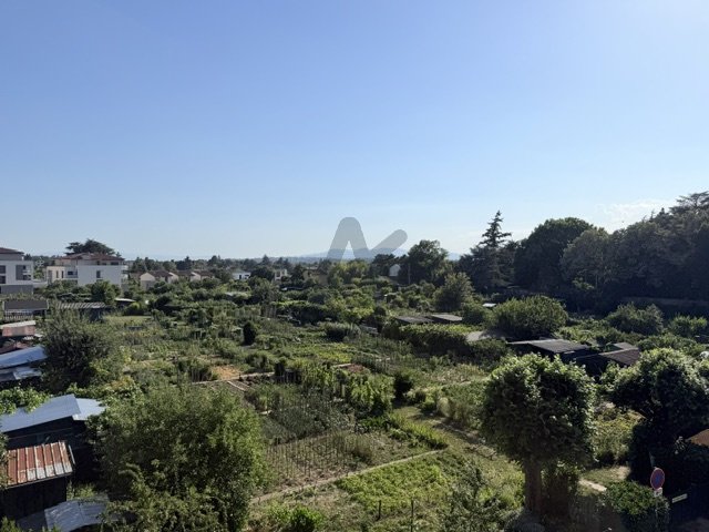 Apartment in Sainte-Foy-lès-Lyon, Auvergne-Rhône-Alpes, France 5 - 17342075