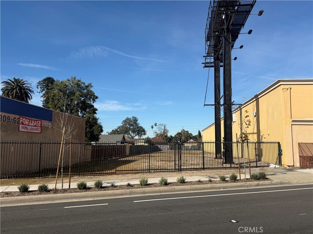 Land in Pomona, California, United States 2 - 17288009