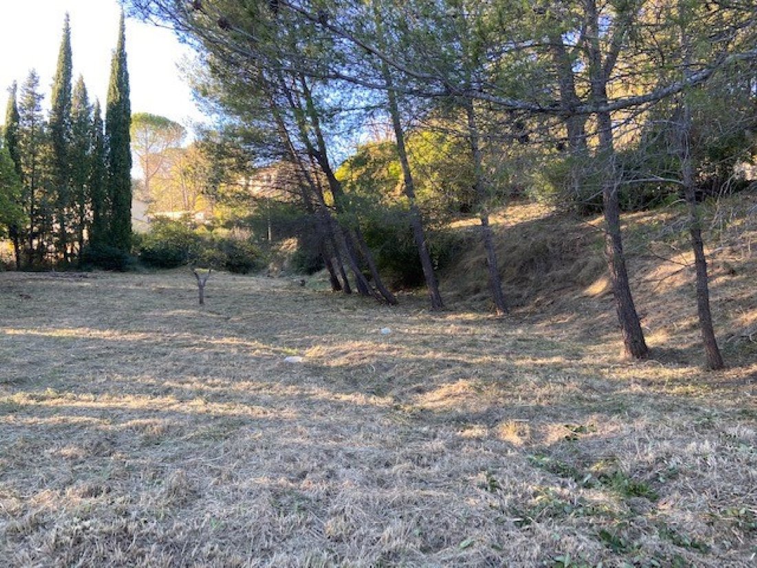 Land in Granettes-Jauberte-Sainte Anne, Aix-en-Provence, France 3 - 18236857