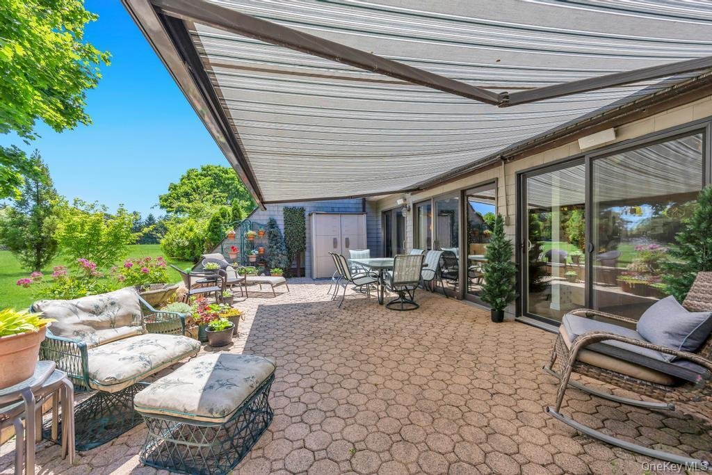 Condo in Bay Shore, New York, United States 4 - 18242397