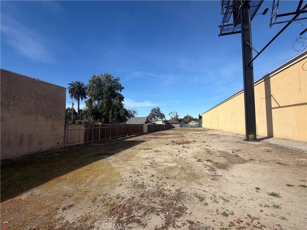 Land in Pomona, California, United States 5 - 17288009