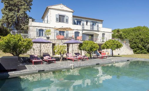 Villa in Nord, La Gaude, France 1