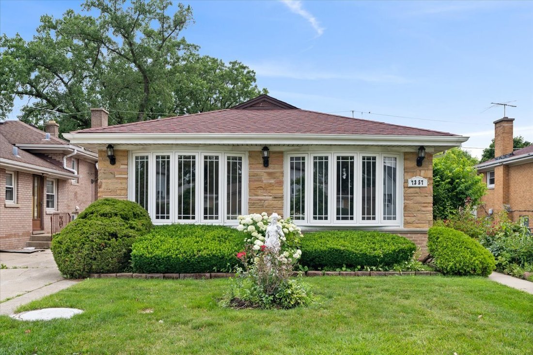 House in Lincolnwood, Illinois, United States 1 - 18244475