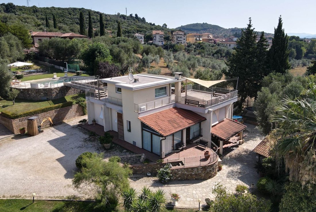 Villa in San Vincenzo, Tuscany, Italy 5 - 18242069
