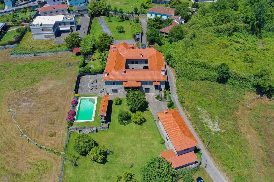 Farm Ranch in Povoa de Lanhoso (Nossa Senhora do Amparo), Braga, Portugal 1 - 18238744