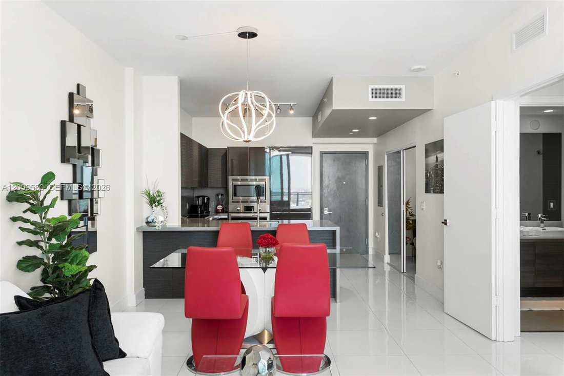 Condo in Miami, Florida, United States 4 - 18237858
