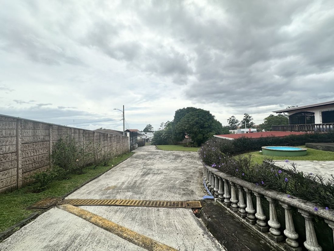 House in Flores, Flores, Costa Rica 5 - 18241014