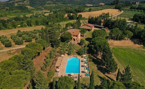Casa di campagna a Lajatico, Toscana, Italia 1