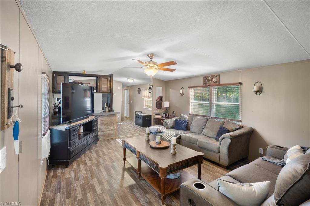 Westfield, North Carolina, United States 4 - 18241924