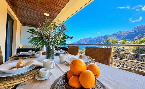 Penthouse in Acantilados de Los Gigantes, Canary Islands, Spain 1
