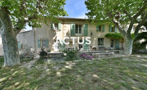 House in Cornillon-Confoux, Provence-Alpes-Côte d'Azur, France 1