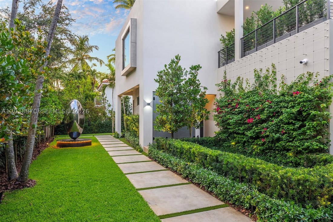 House in Miami, Florida, United States 4 - 18217107