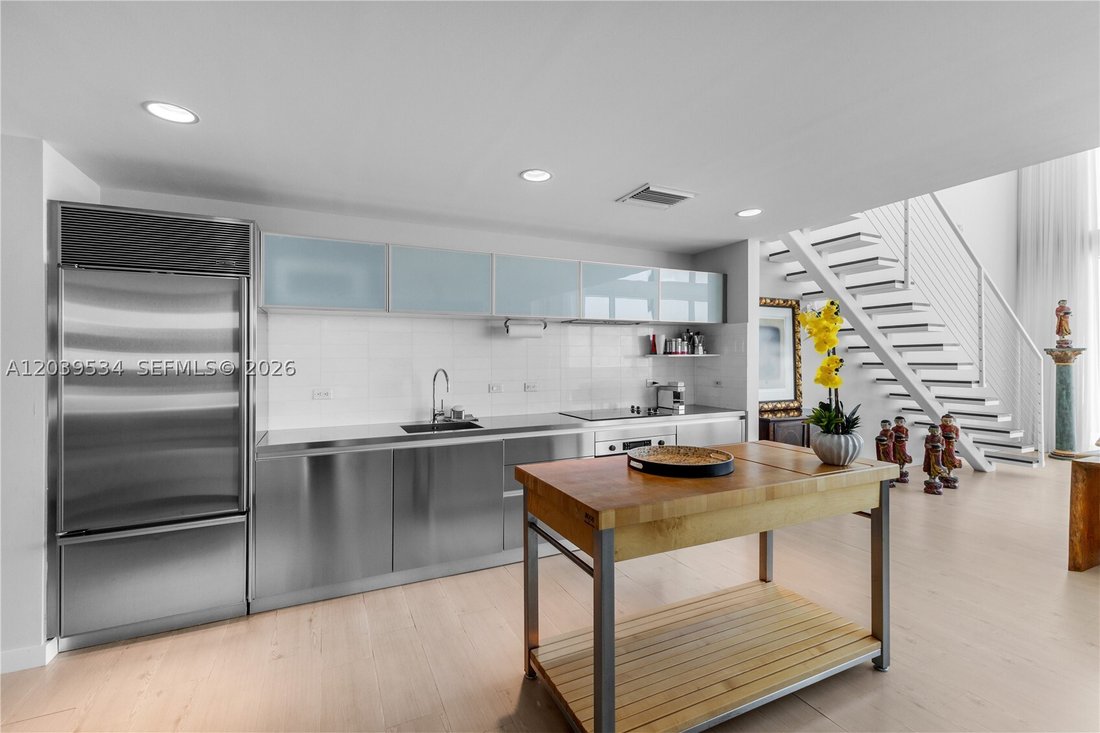 Condo in Miami, Florida, United States 5 - 18241447
