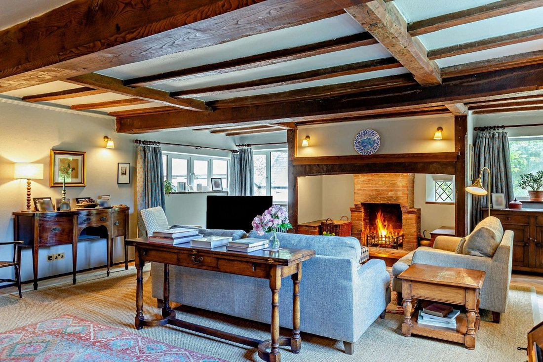 House in Churt, England 4 - 18236973