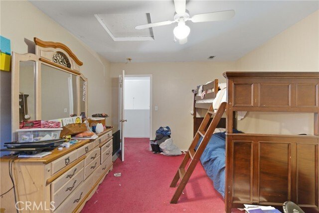 Los Angeles, California, United States 1 - 18236263