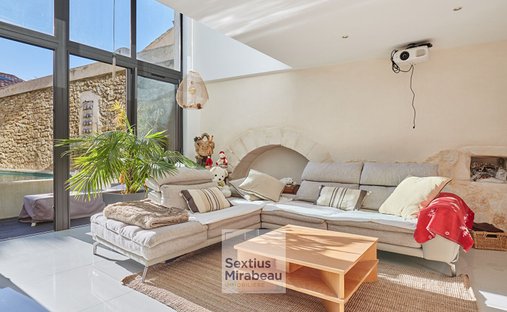 House in Zone Urbaine, Lambesc, France 1