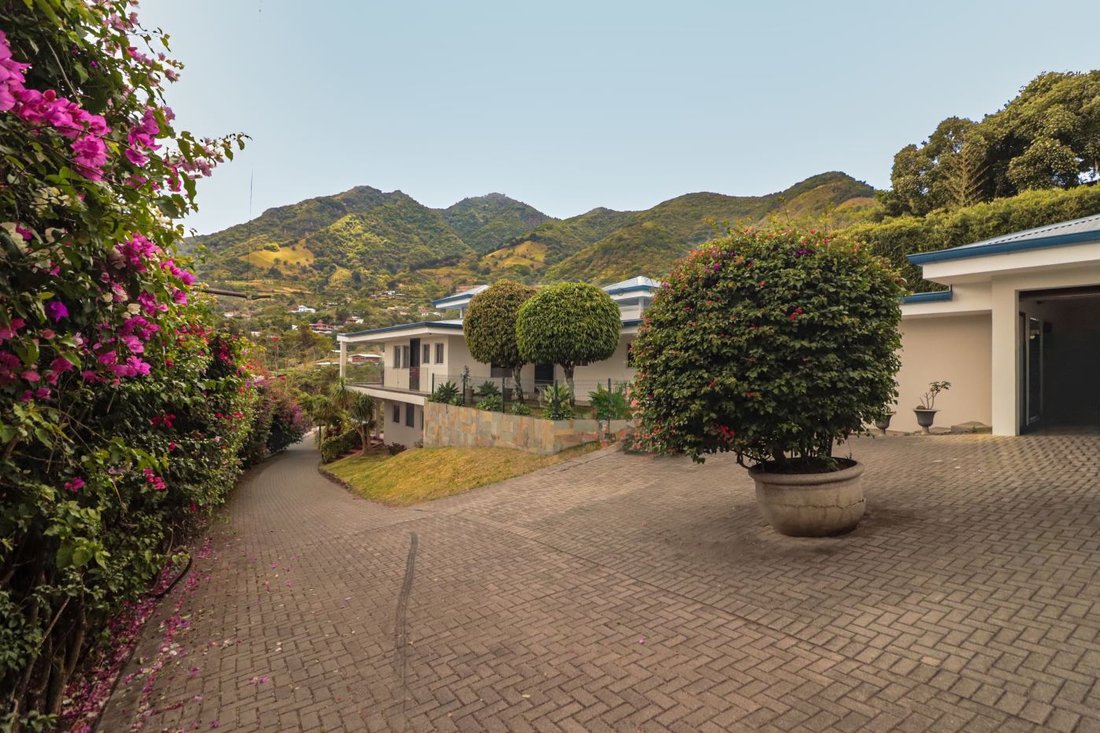 House in San Rafael de Escazú, San José Province, Costa Rica 2 - 18241137