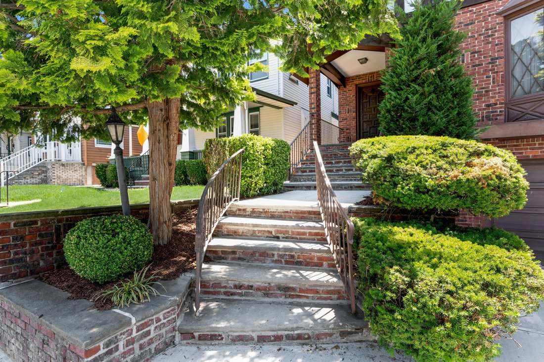 House in Bayonne, New Jersey, United States 2 - 18239620