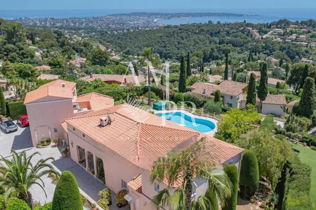 Villa in Brusquet-Retenaou-Devens, Vallauris, France 1 - 18236286