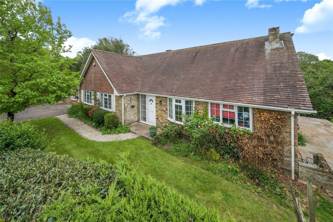 Bungalow in Bisley, Surrey Heath, England 1 - 18241558