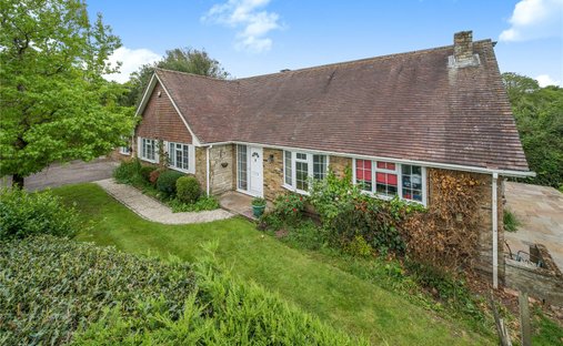 Bungalow in Bisley, Surrey Heath, England 1