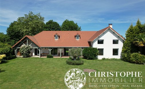 House in Pau, Nouvelle-Aquitaine, France 1