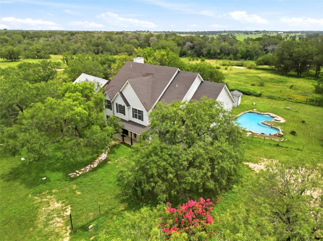 House in Seguin, Texas, United States 2 - 18244129