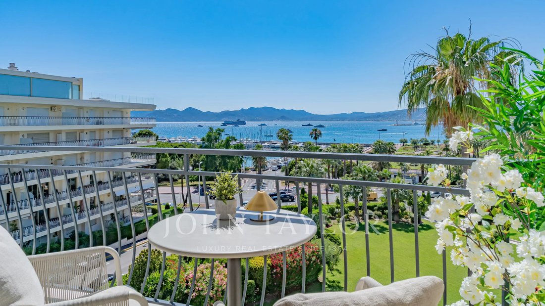 Apartment in Cannes, Provence-Alpes-Côte d'Azur, France 1 - 18239473